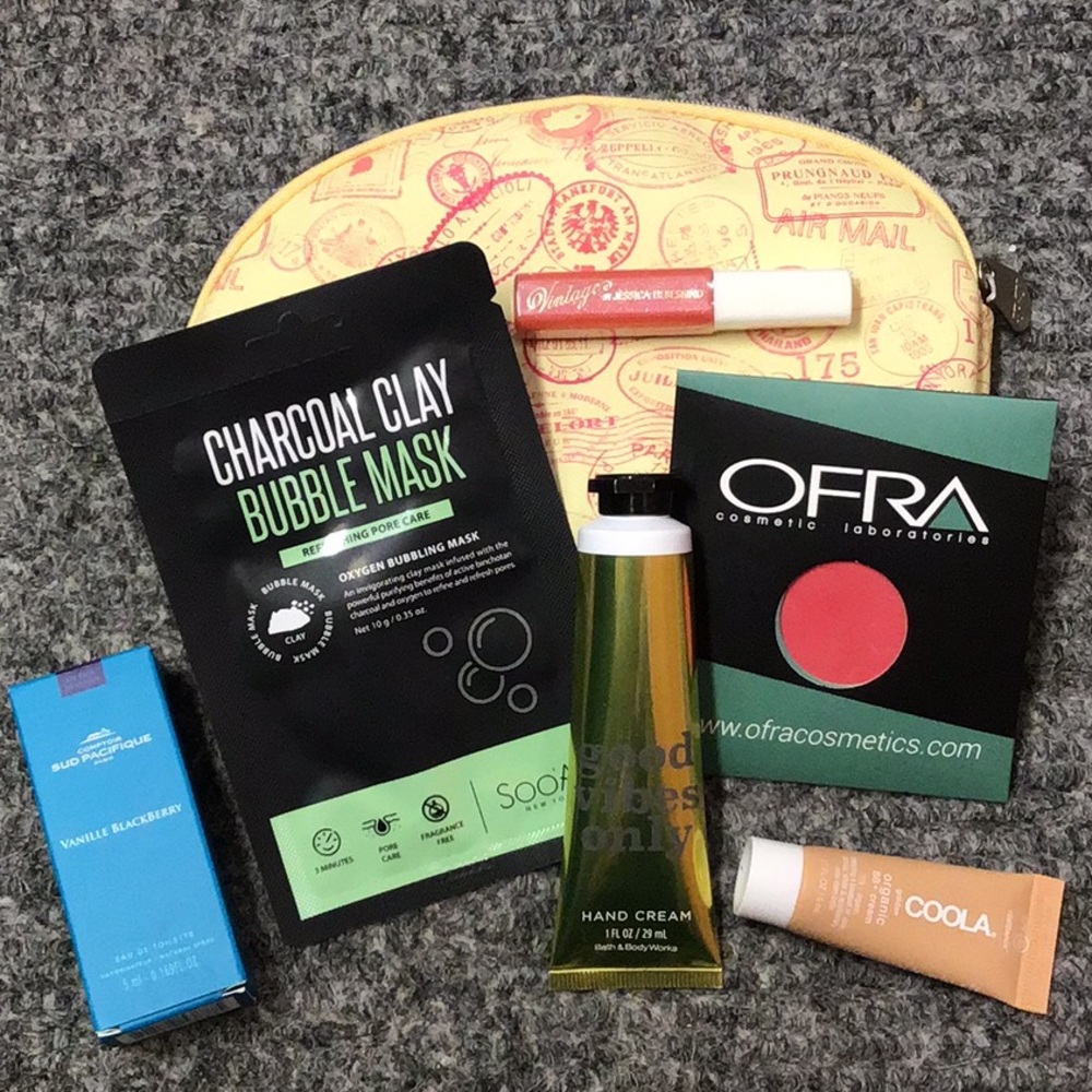 Makeup bundle